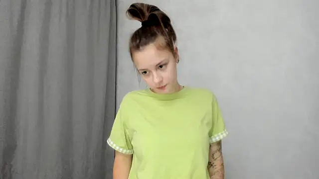 why_again_me's cam snapshot