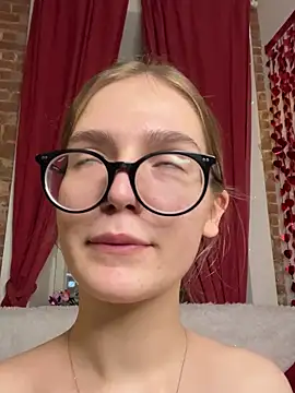 MyKittySayMeow's cam snapshot