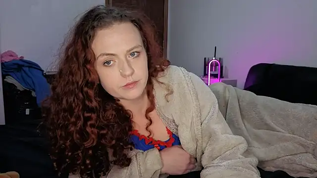 ENGLISHEMILY_69's cam snapshot