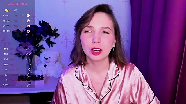 KindHazelHere_'s cam snapshot