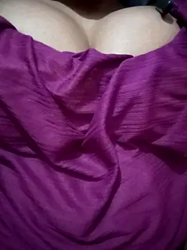 kaviyaponnu0987's cam snapshot