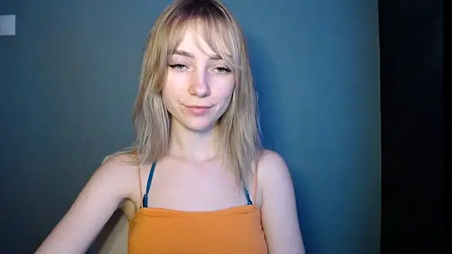 LuciaYoung's cam snapshot