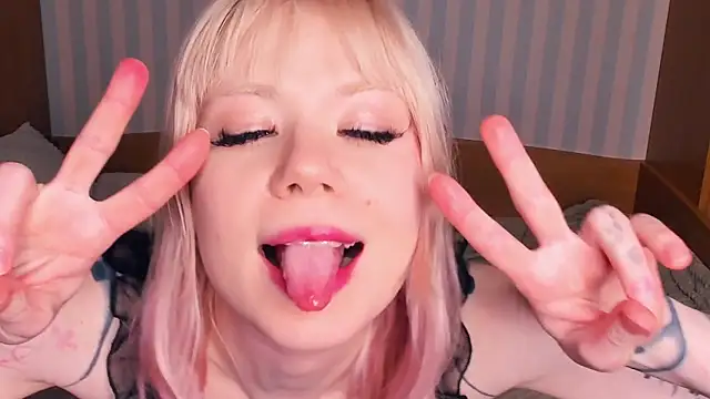 NoelMccrimmon live sex cam