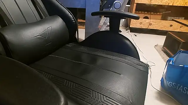 Hot_adem's cam snapshot