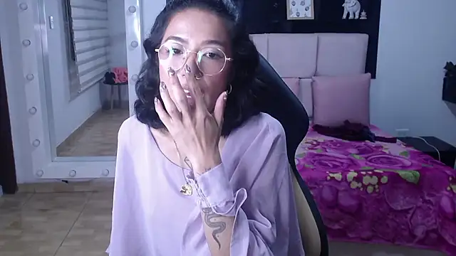 Lynn_turner's cam snapshot