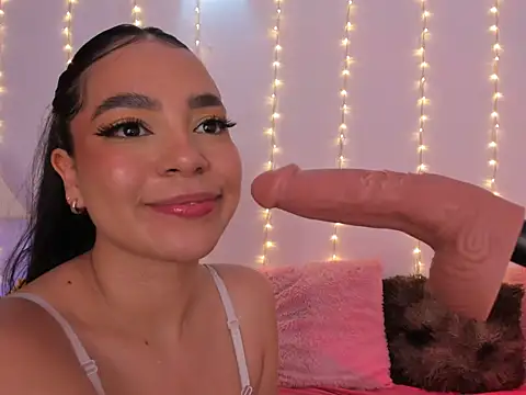 messyDEEPTHROAT's cam snapshot