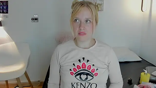 EmilySumer's cam snapshot