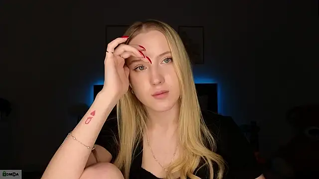 adele_armass's cam snapshot