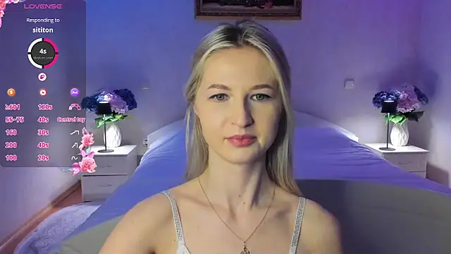 Julie_Blaze's cam snapshot