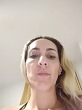 Monita_Med's cam snapshot