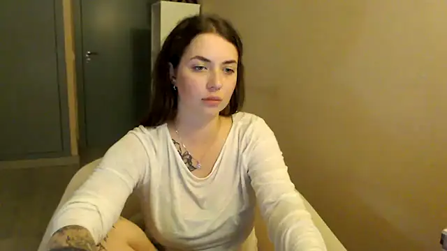 JuliaGraceOF's cam snapshot