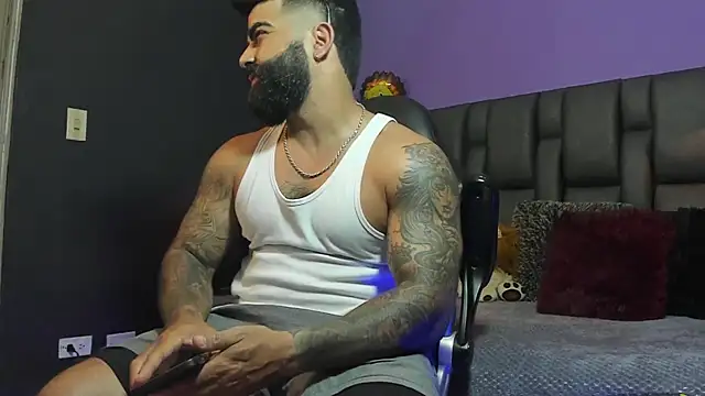 Lyon_vach live sex cam