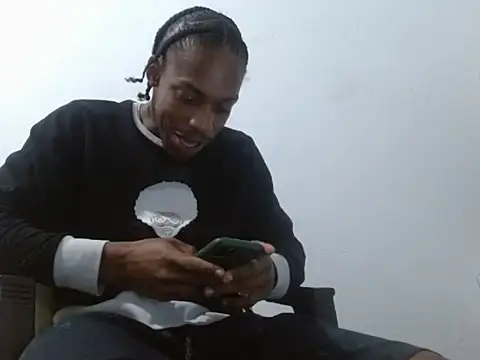 Larry-n-clouds live sex cam