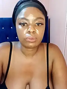 Luciouslips00's cam snapshot