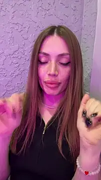 Elizabeth_Tay's cam snapshot