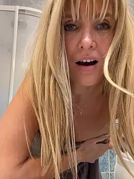 NaughtyNinky's cam snapshot