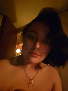 HotDevilGirl_'s cam snapshot