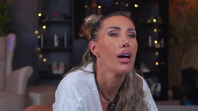 Evelyn_Evyyy live sex cam