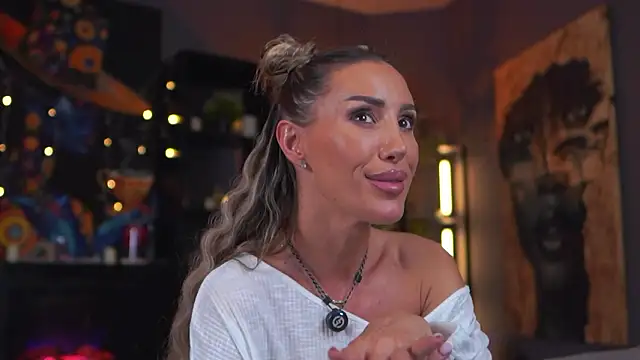 Evelyn_Evyyy live sex cam