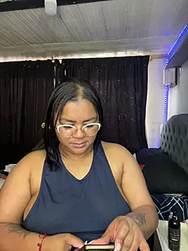 yanza2002 live sex cam