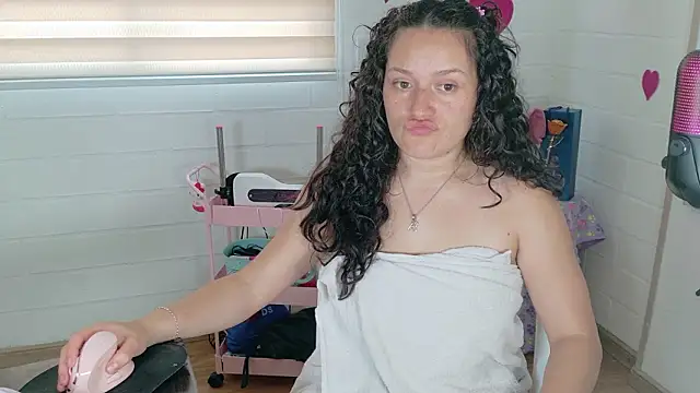 MeganDolll live sex cam