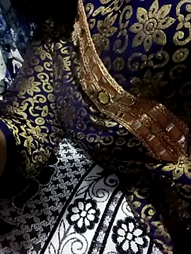 01Mona's cam snapshot