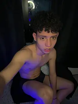 yoursexyjose live sex cam