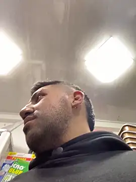 JuanZapata33 live sex cam