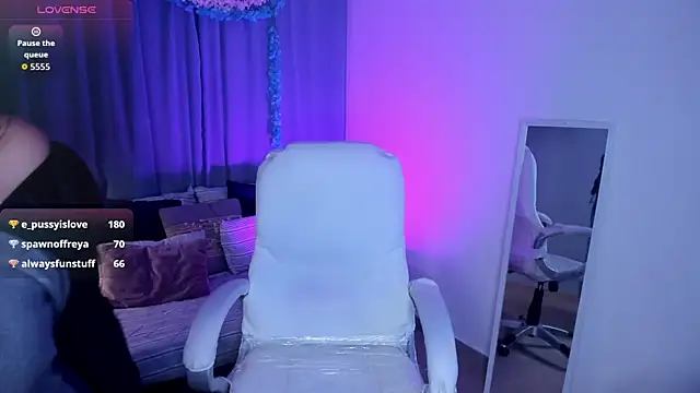 Raven_sweeteyes's cam snapshot