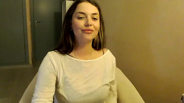 JuliaGraceOF's cam snapshot