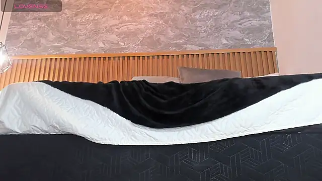 alina_souvage_'s cam snapshot