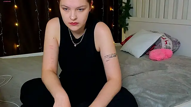 BevHanni's cam snapshot