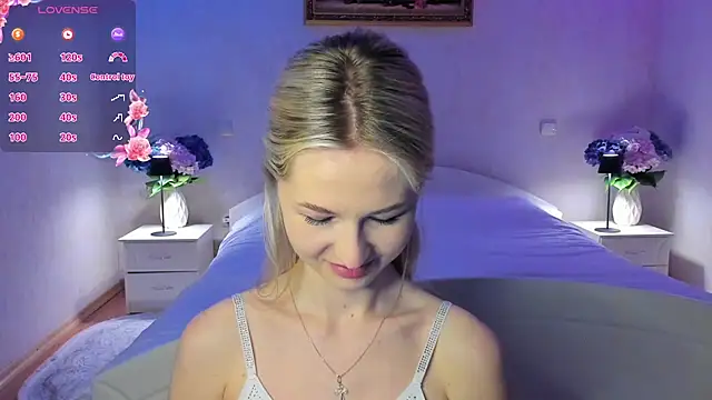 Julie_Blaze's cam snapshot