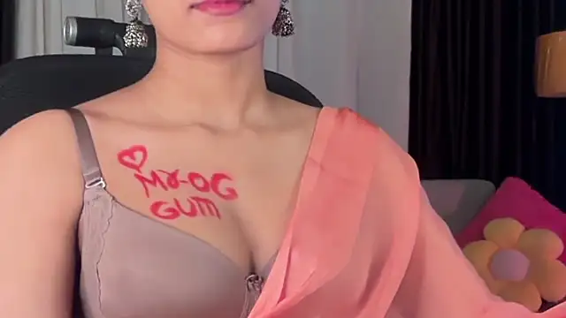 Wow-nisha's cam snapshot