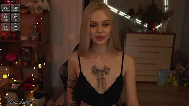 ManiFreyja live sex cam