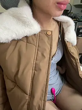 Mina048's cam snapshot