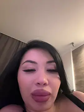 LadyDaaamn's cam snapshot