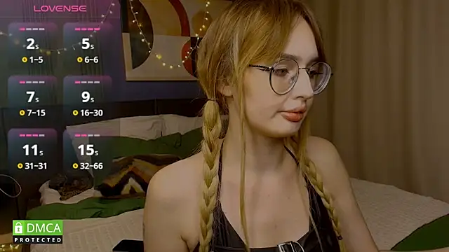 AdeLuna's cam snapshot