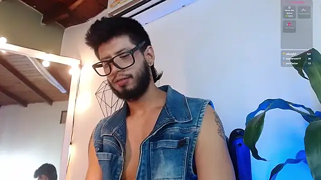 Colby_brown03's cam snapshot