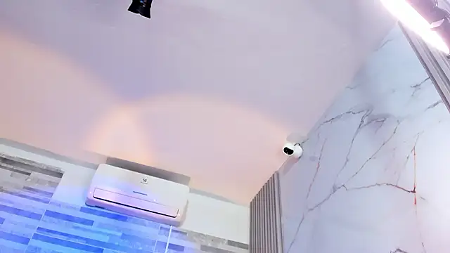 britany_jonshon's cam snapshot