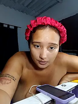 young_dairy01's cam snapshot