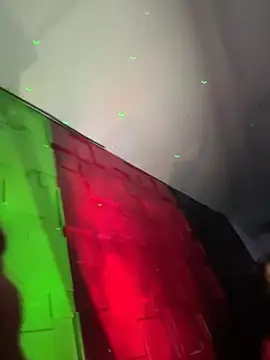 Emily-teen live sex cam