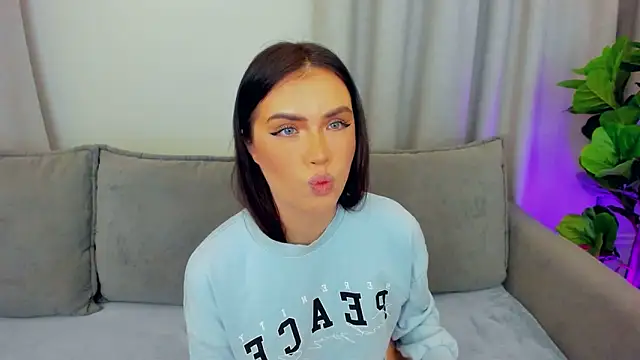 sexyangeloux's cam snapshot