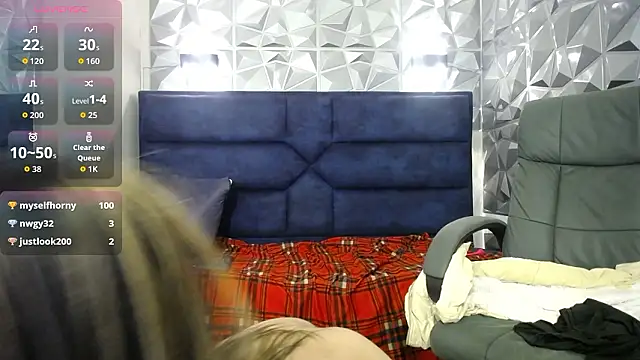 nairobi8's cam snapshot