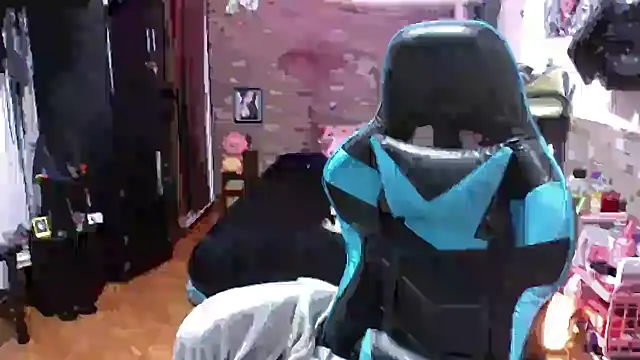 AngelaQueen_'s cam snapshot