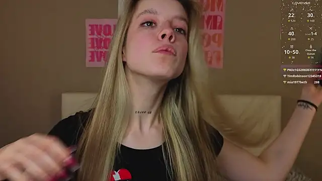 TiffinyMergist live sex cam