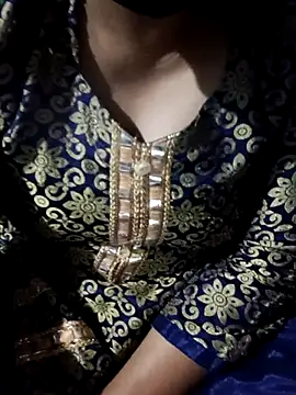 01Mona's cam snapshot