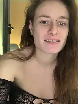 GoldenPussy1329's cam snapshot