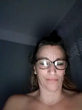 Fifi83Bell live sex cam