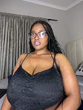 Bustygoddess32 live sex cam